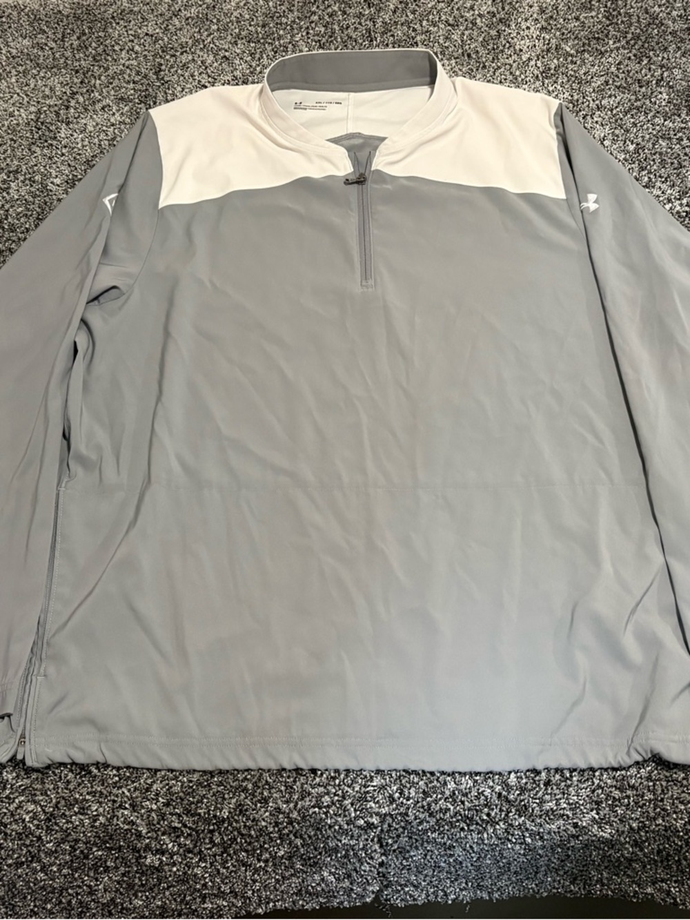 Under Armour Men’s Light Gray and White Quarter-Zip Pullover jacket size 2XL